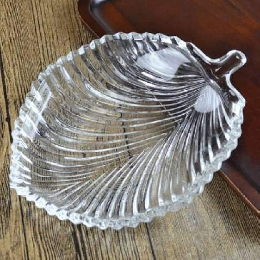 Beautify Your Dining Table With Stunning Leaf Quarter Plate. This Attractive Leaf 1piecs